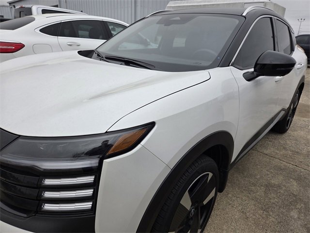 Used 2025 Nissan Kicks SR image 10