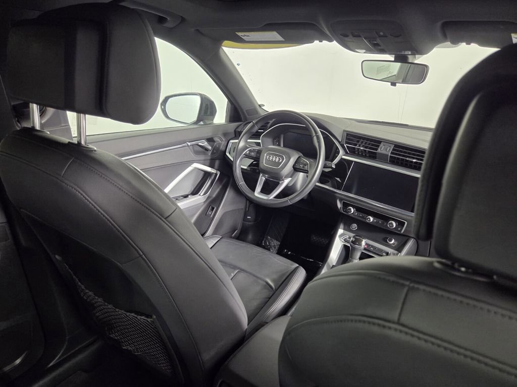 Used 2019 Audi Q3 2.0T Premium w/ Convenience Package AWD/4WD image 30
