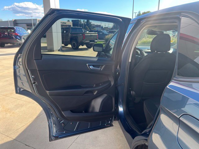 Used 2019 Ford Edge SE FWD image 29