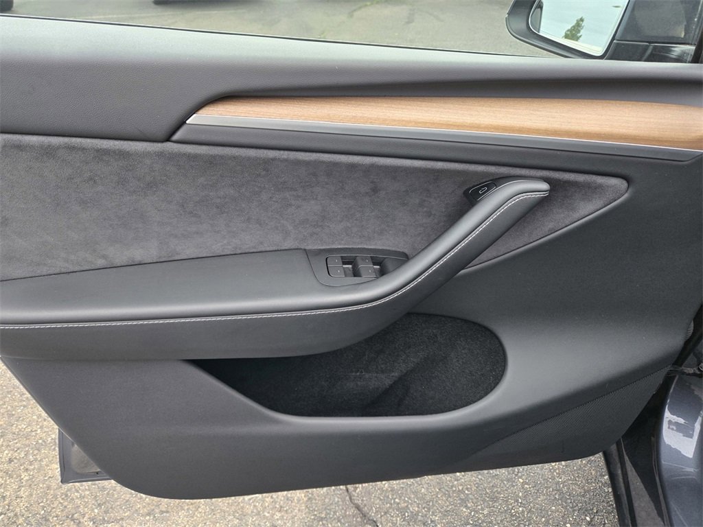 Used 2023 Tesla Model Y Long Range image 16