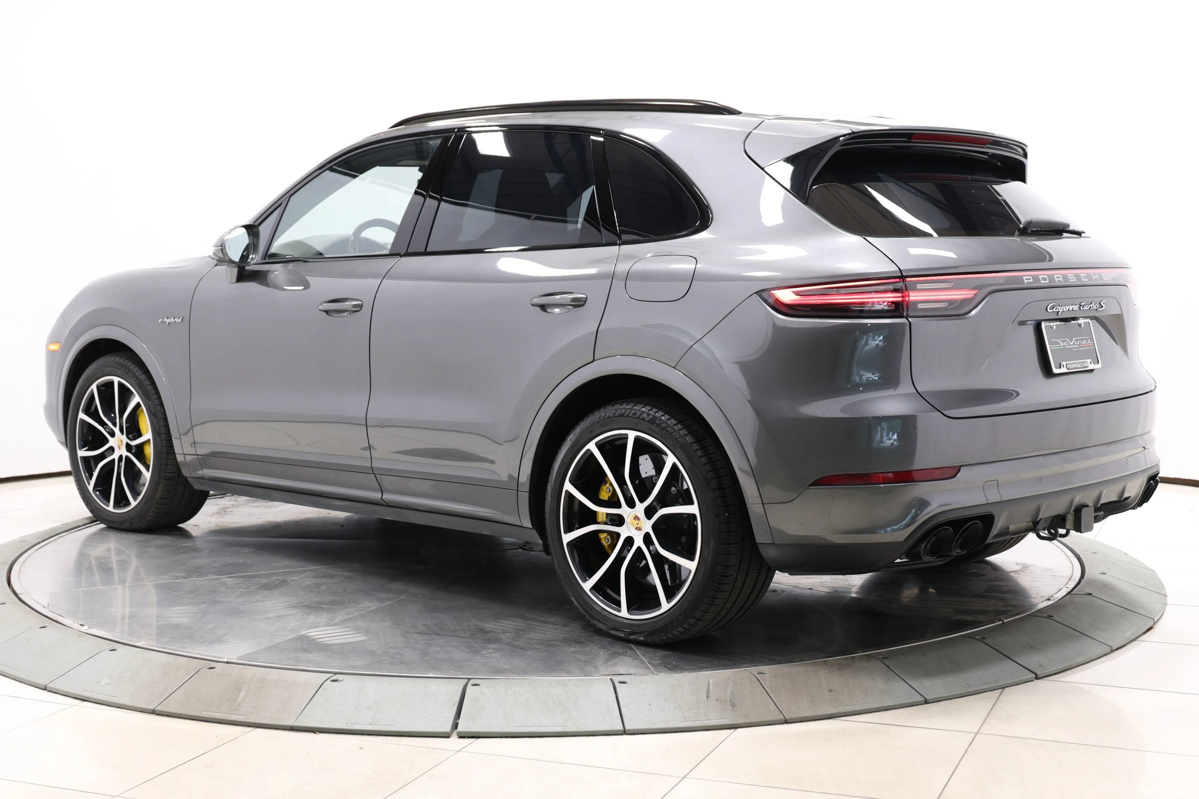 Used 2021 Porsche Cayenne Turbo S AWD/4WD image 78