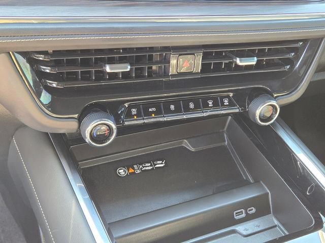 Used 2025 Chevrolet Suburban Premier AWD/4WD image 21