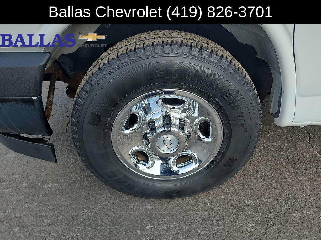 Used 2017 Chevrolet Express 2500 image 32