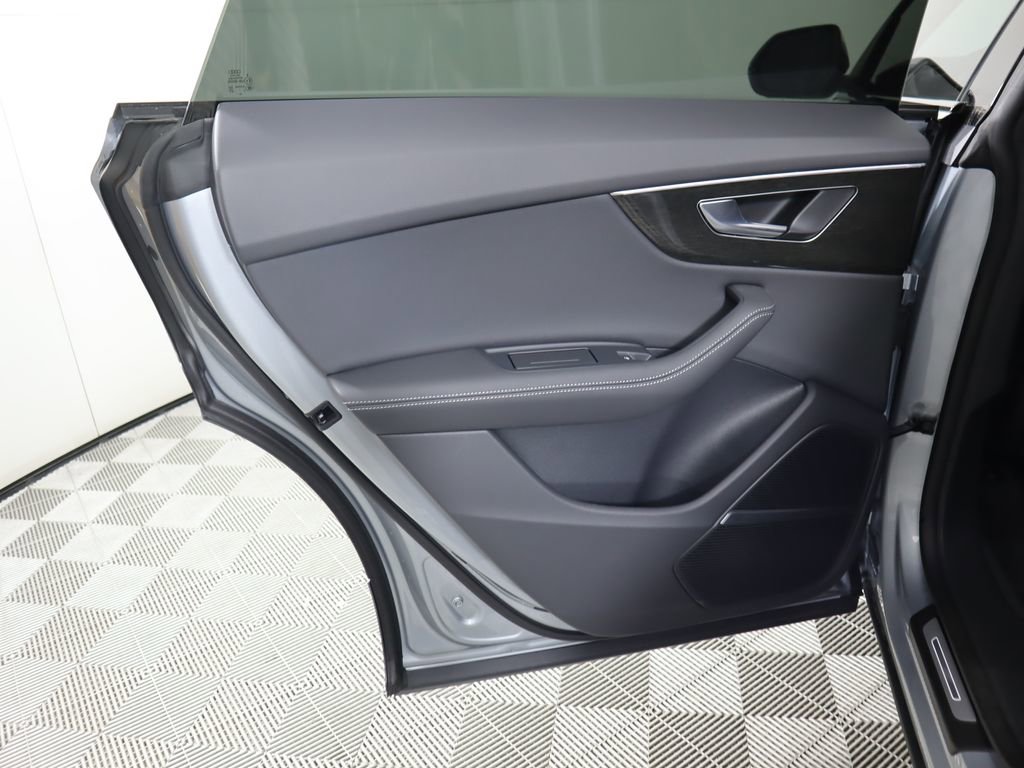 New 2025 Audi Q8 Premium Plus image 27
