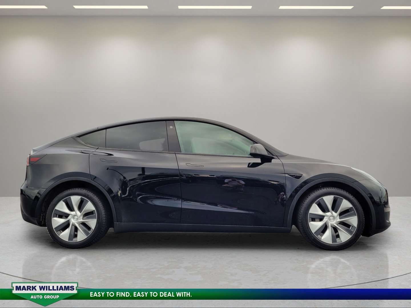 Used 2021 Tesla Model Y Long Range AWD/4WD image 2
