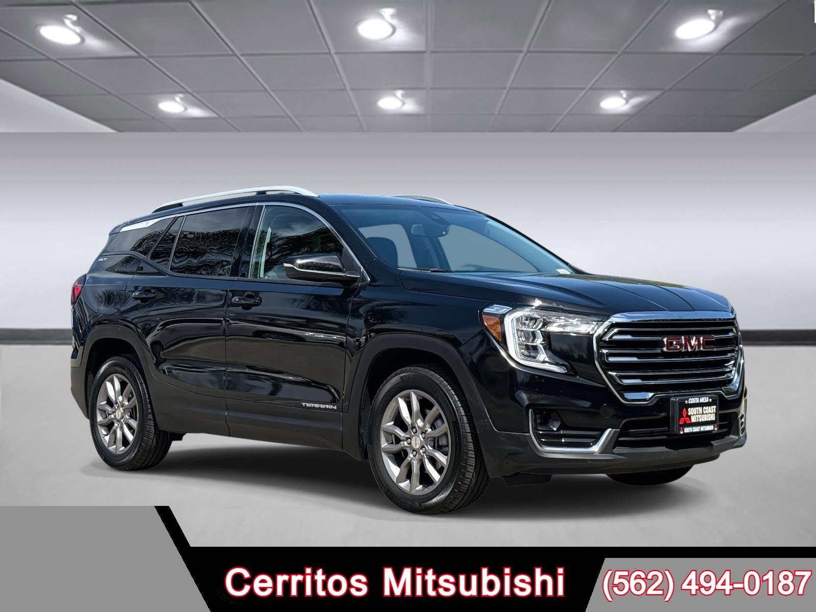Used 2024 GMC Terrain SLT