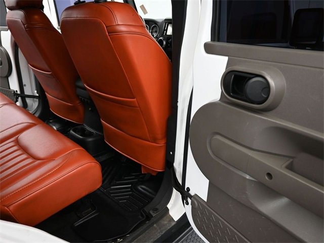 Used 2015 Jeep Wrangler Unlimited Rubicon image 21