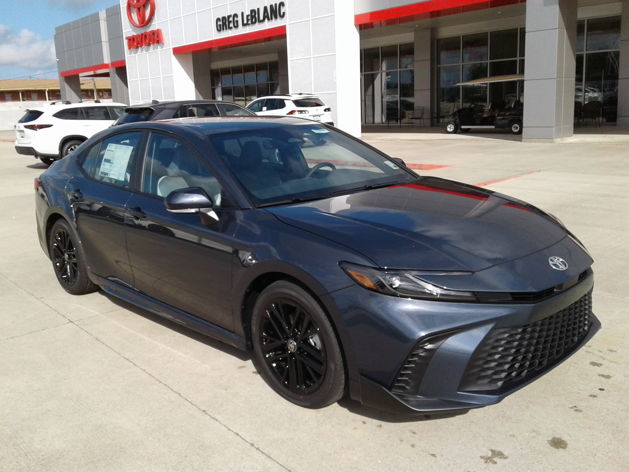 New 2026 Toyota Camry SE FWD image 1
