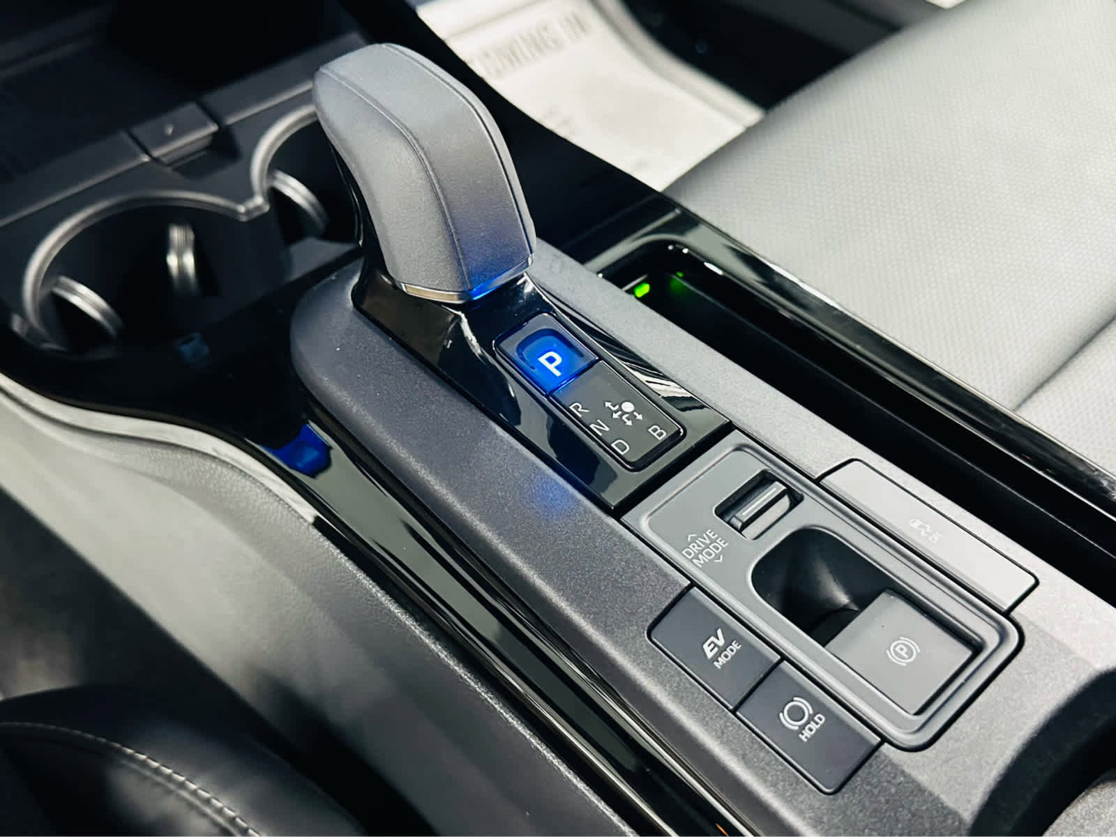 Used 2024 Toyota Prius Limited image 11