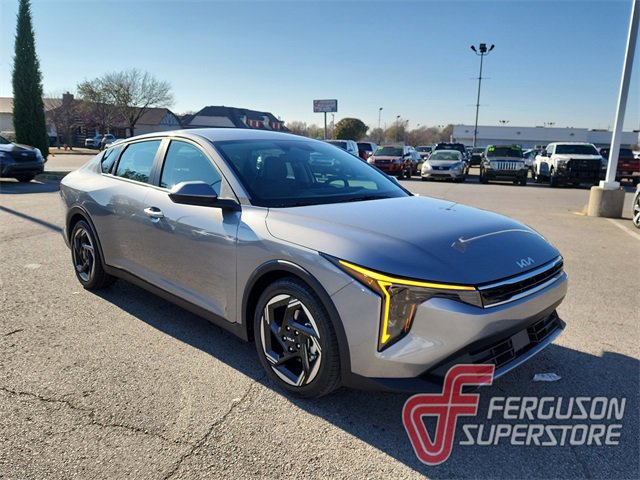 New 2025 Kia K4 EX