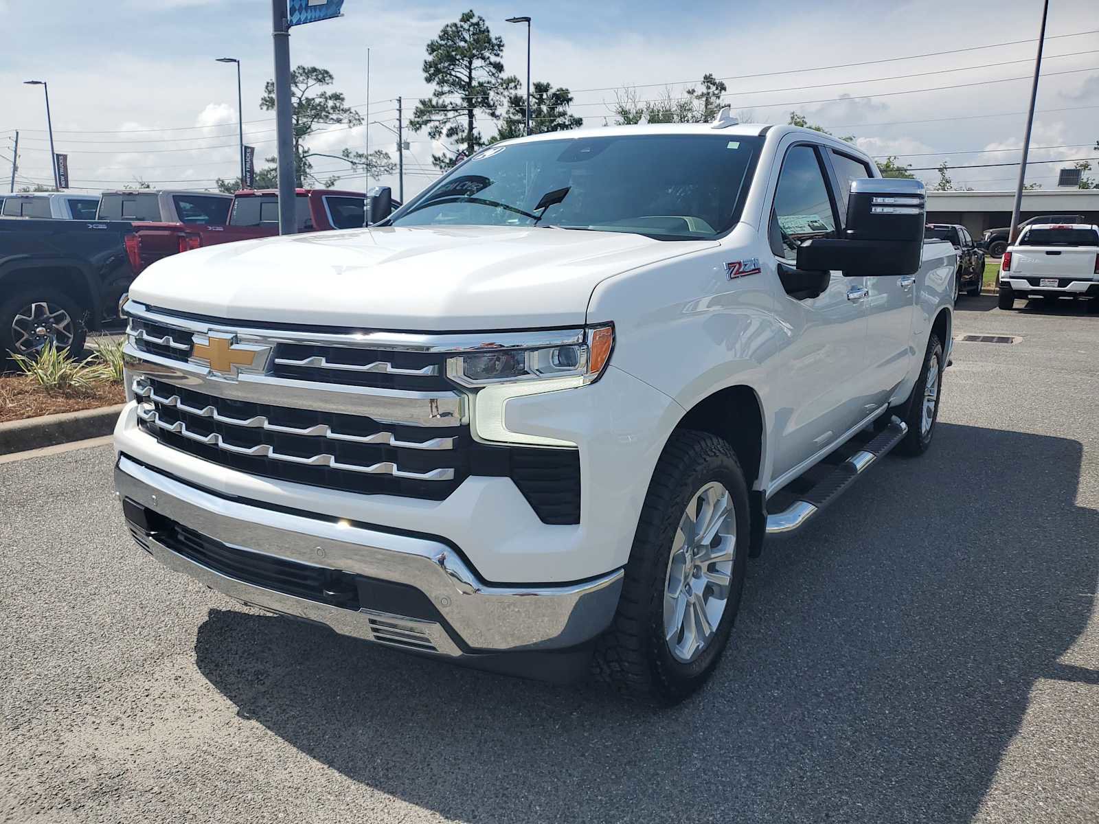 Used 2024 Chevrolet Silverado 1500 LTZ w/ LTZ Premium Package AWD/4WD image 1