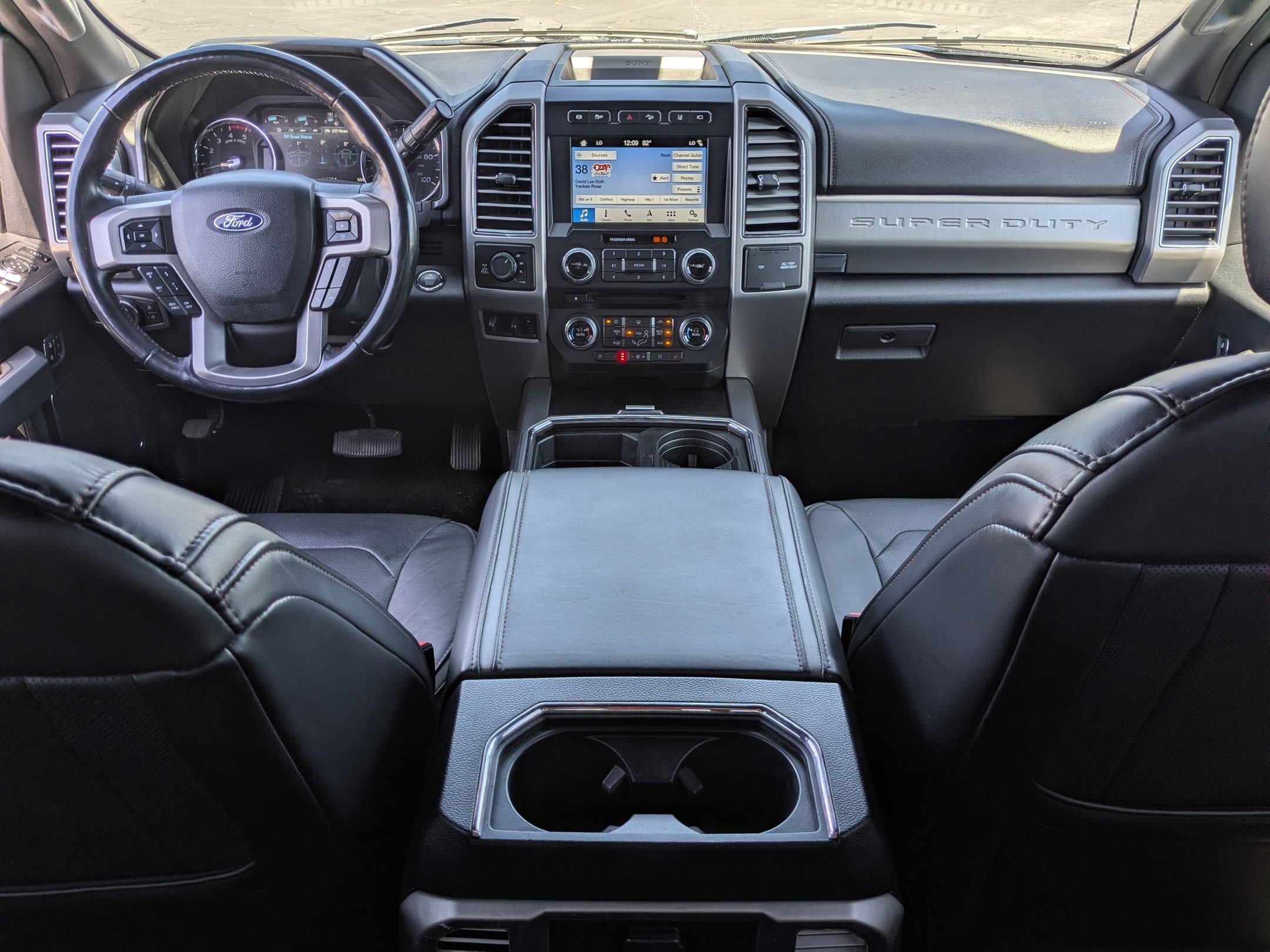 Used 2018 Ford F250 Platinum w/ Platinum Ultimate Package AWD/4WD image 35