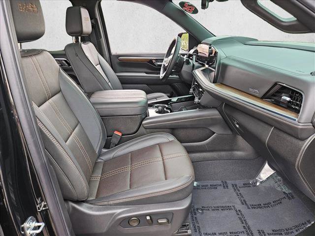 Used 2026 Chevrolet Suburban High Country AWD/4WD image 23