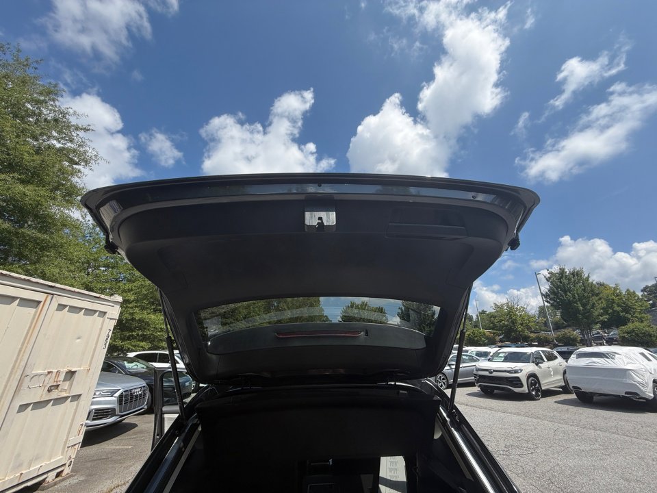 New 2025 Volkswagen Taos SEL image 14