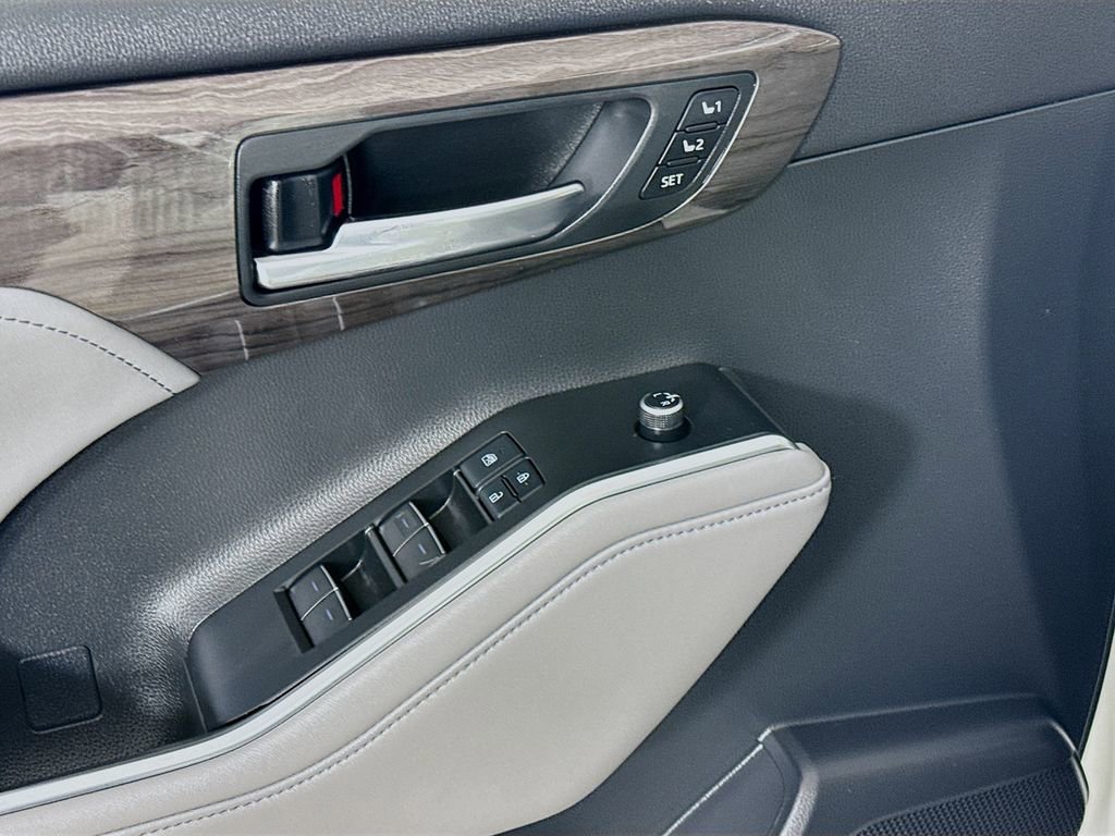 Certified 2020 Toyota Highlander Platinum AWD/4WD image 20