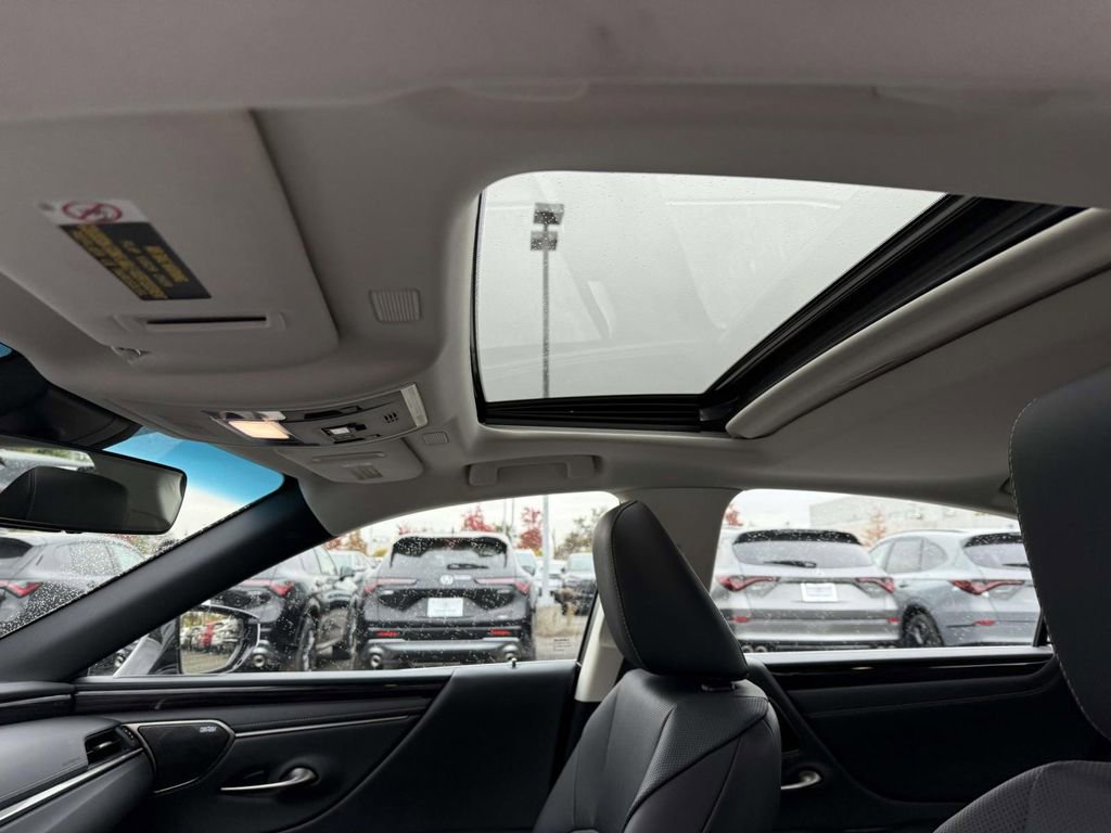 Used 2021 Lexus ES 300h w/ Premium Package image 13