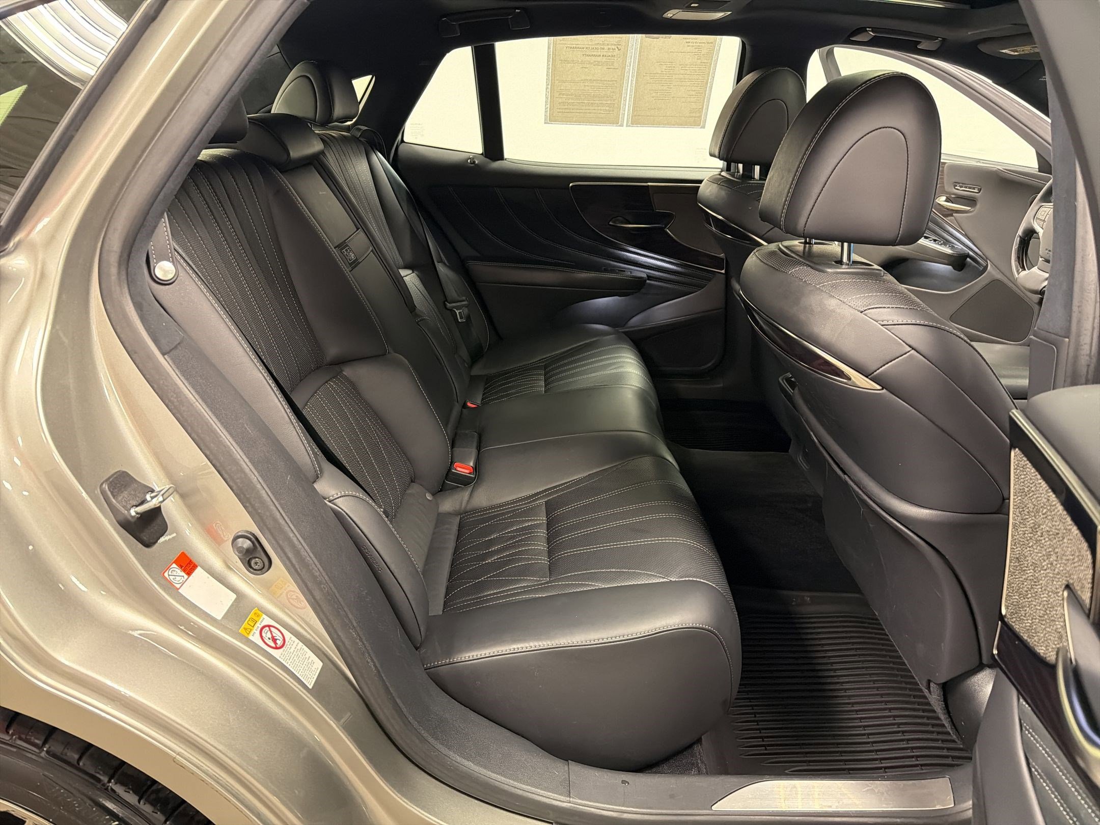 Used 2019 Lexus LS 500 w/ Interior Upgrade Package image 30