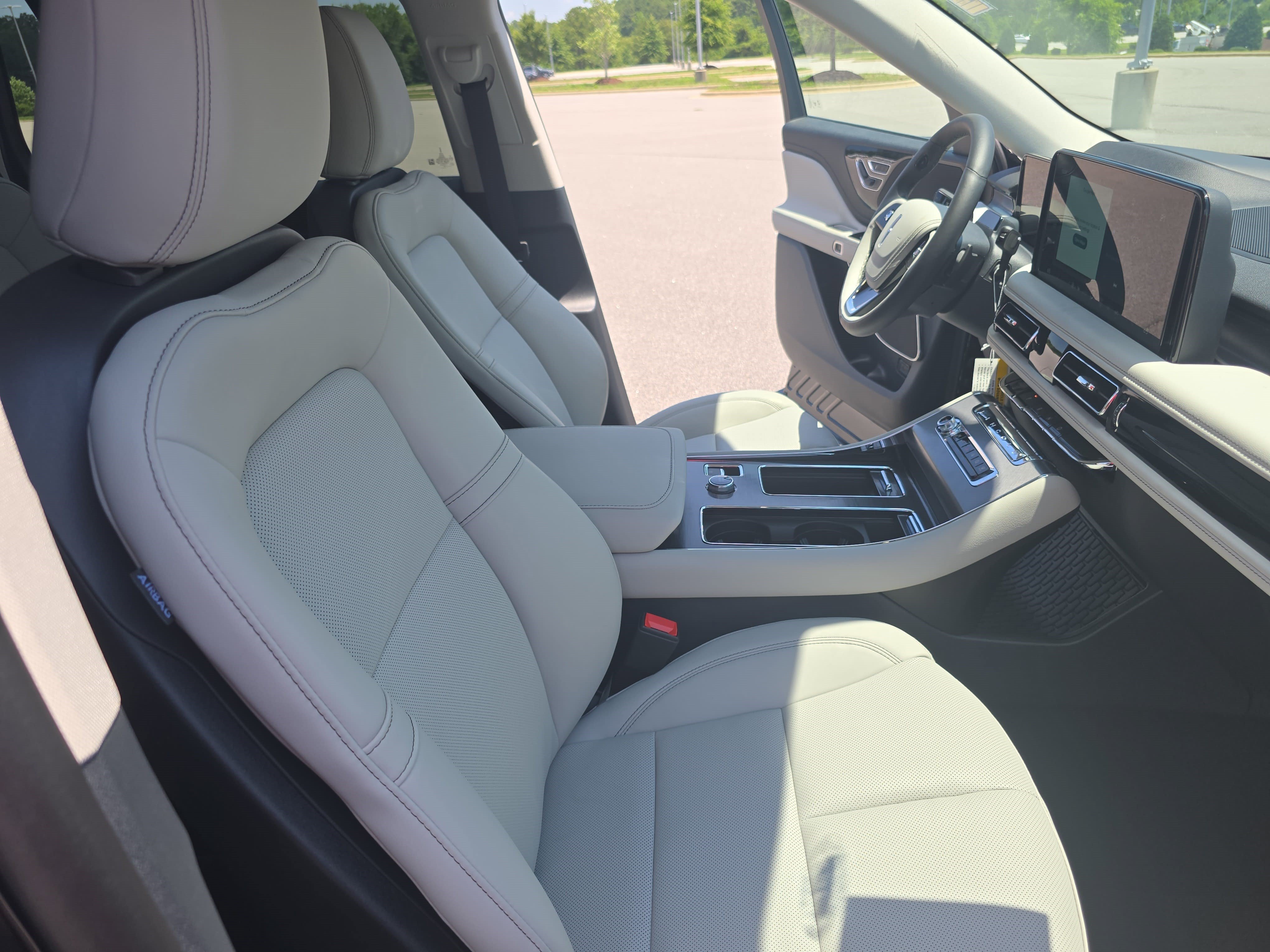 New 2026 Lincoln Aviator AWD image 10