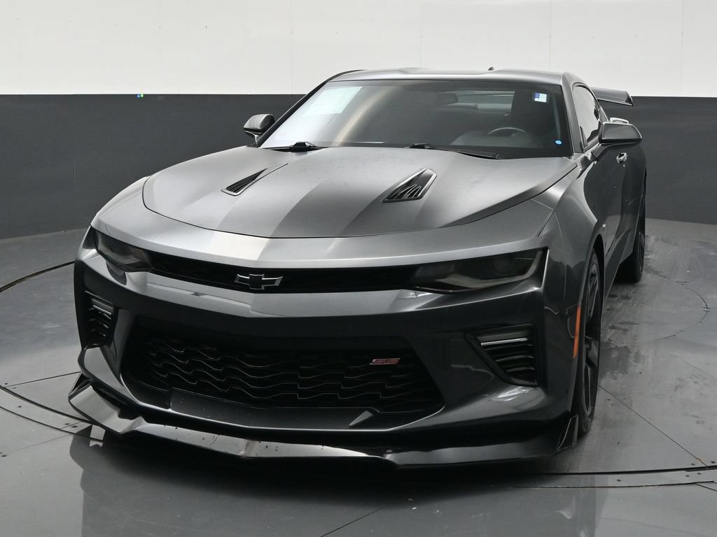 Used 2018 Chevrolet Camaro SS RWD image 8