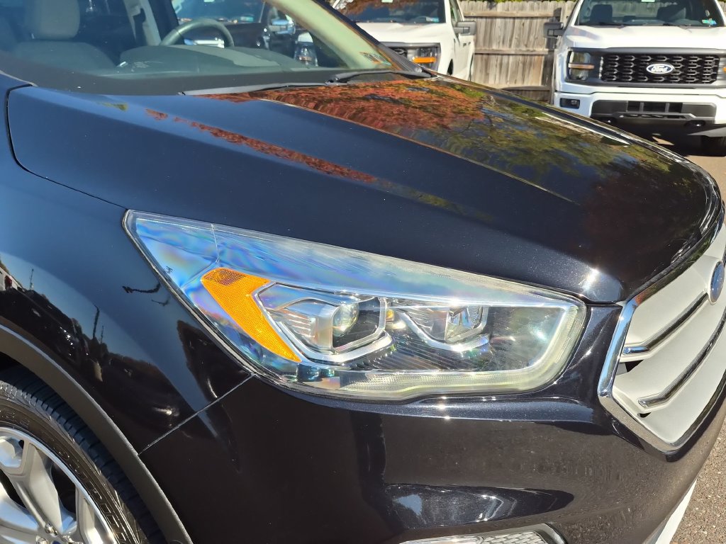 Certified 2019 Ford Escape Titanium AWD/4WD image 17