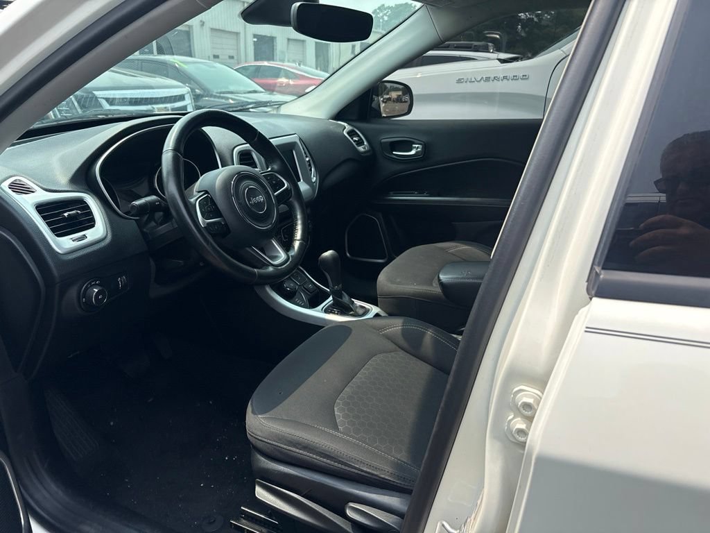Used 2019 Jeep Compass Sport AWD/4WD image 13