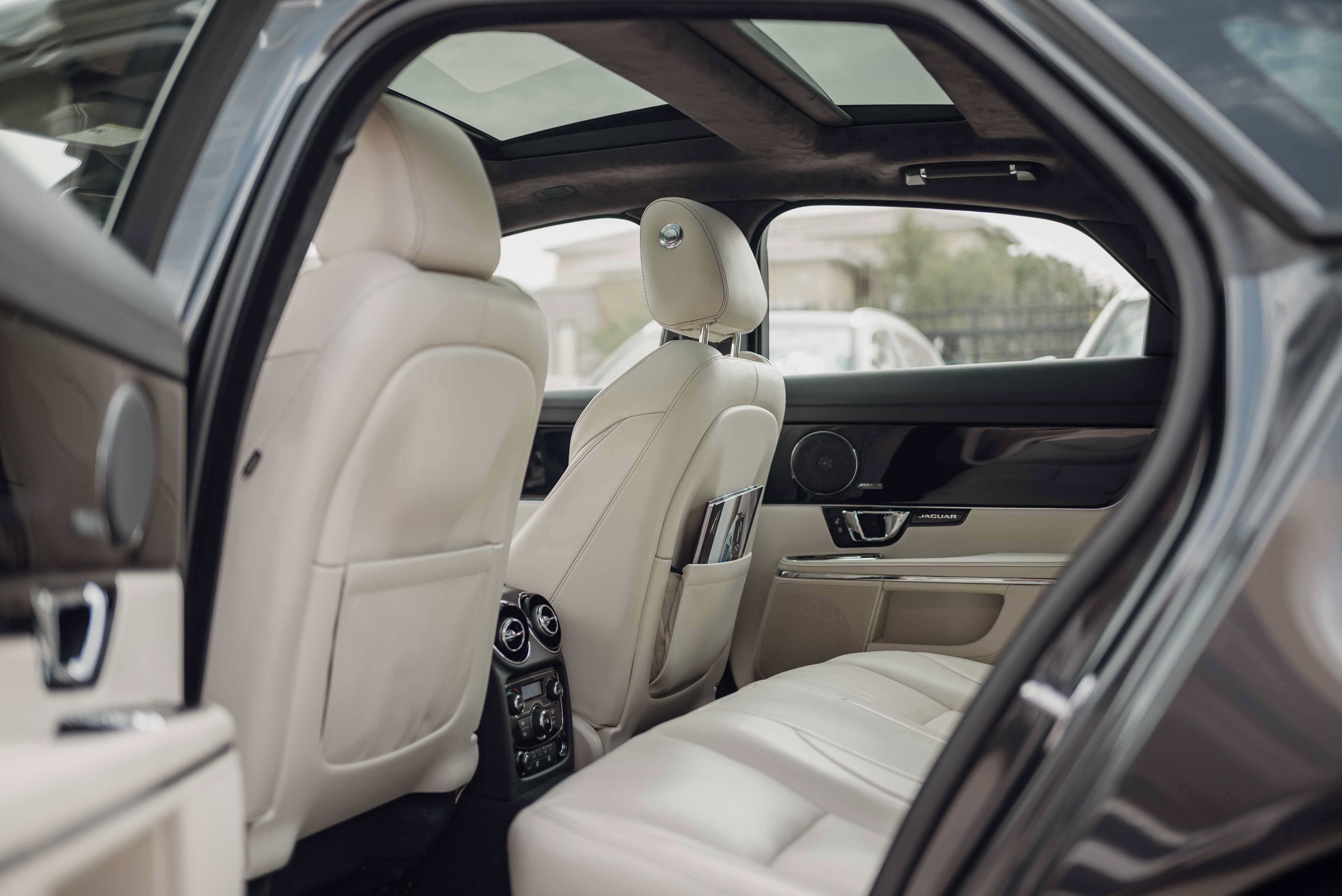 Used 2015 Jaguar XJ RWD image 12