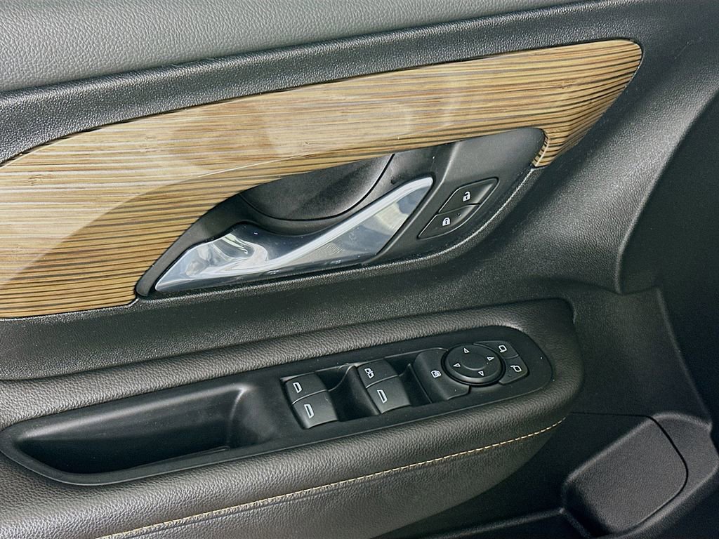 Used 2020 GMC Terrain SLE w/ Driver Convenience Package image 23