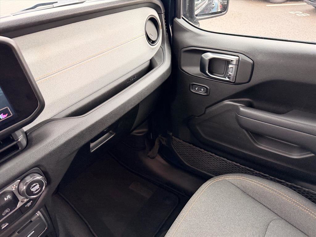 Used 2025 Jeep Gladiator Sport image 14