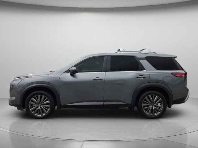 Used 2025 Nissan Pathfinder SL w/ SL Premium Package FWD image 3