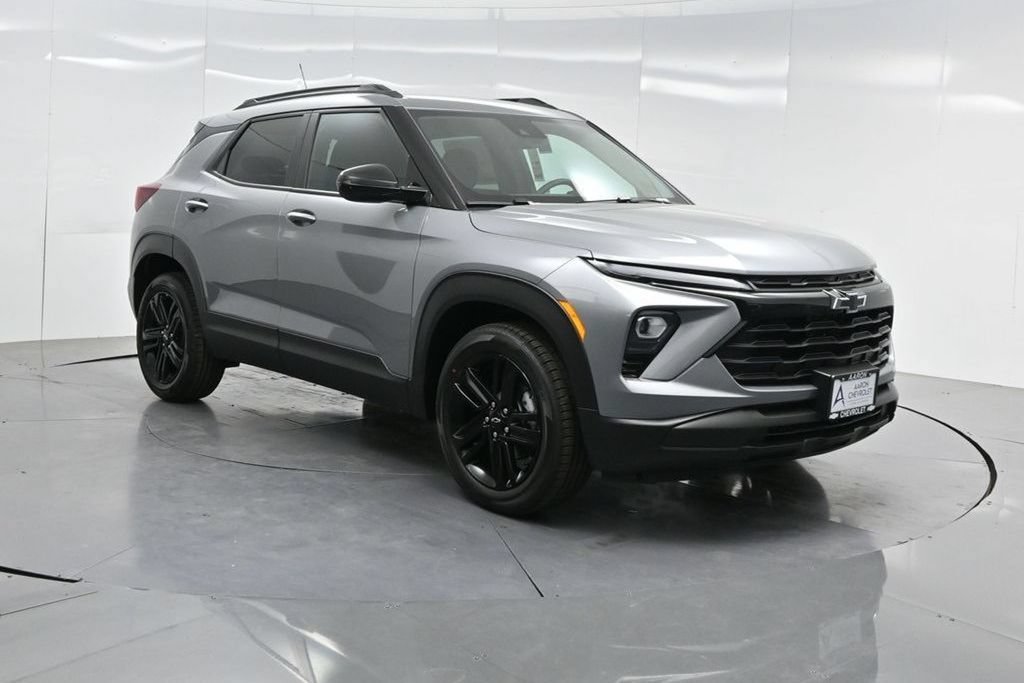 Used 2026 Chevrolet TrailBlazer LT w/ Midnight Edition FWD image 4