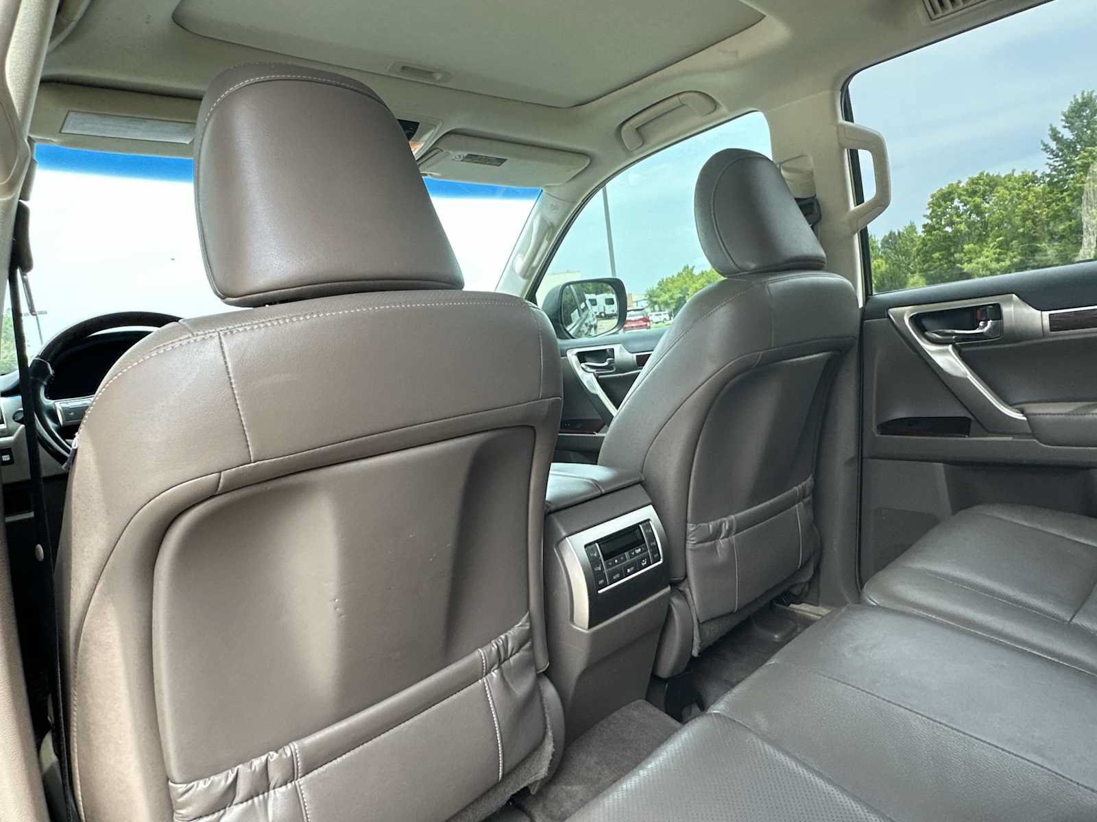 Used 2018 Lexus GX 460 Premium w/ Premium Package AWD/4WD image 19