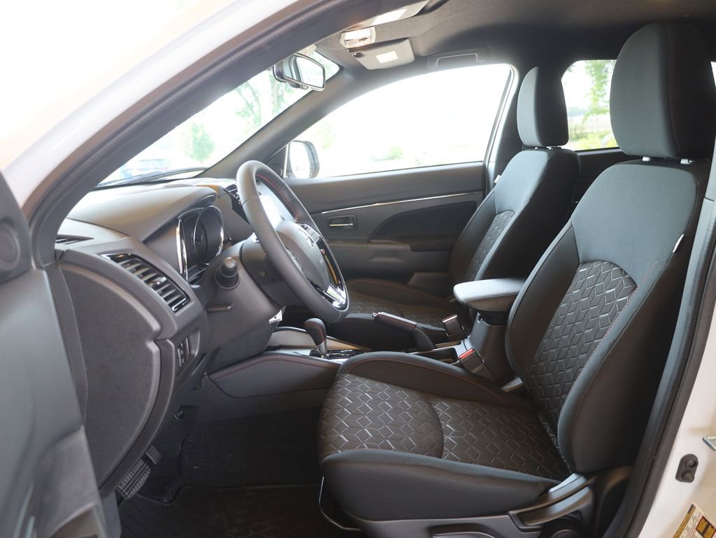 New 2025 Mitsubishi Outlander Sport AWD image 30