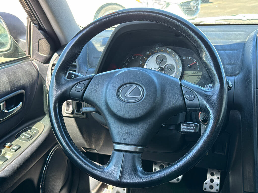 Used 2002 Lexus IS 300 SportCross RWD image 23