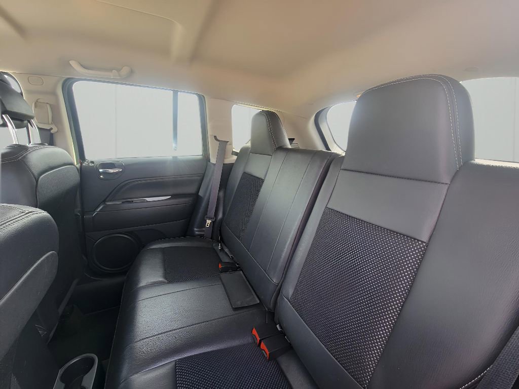 Used 2016 Jeep Compass Latitude image 23