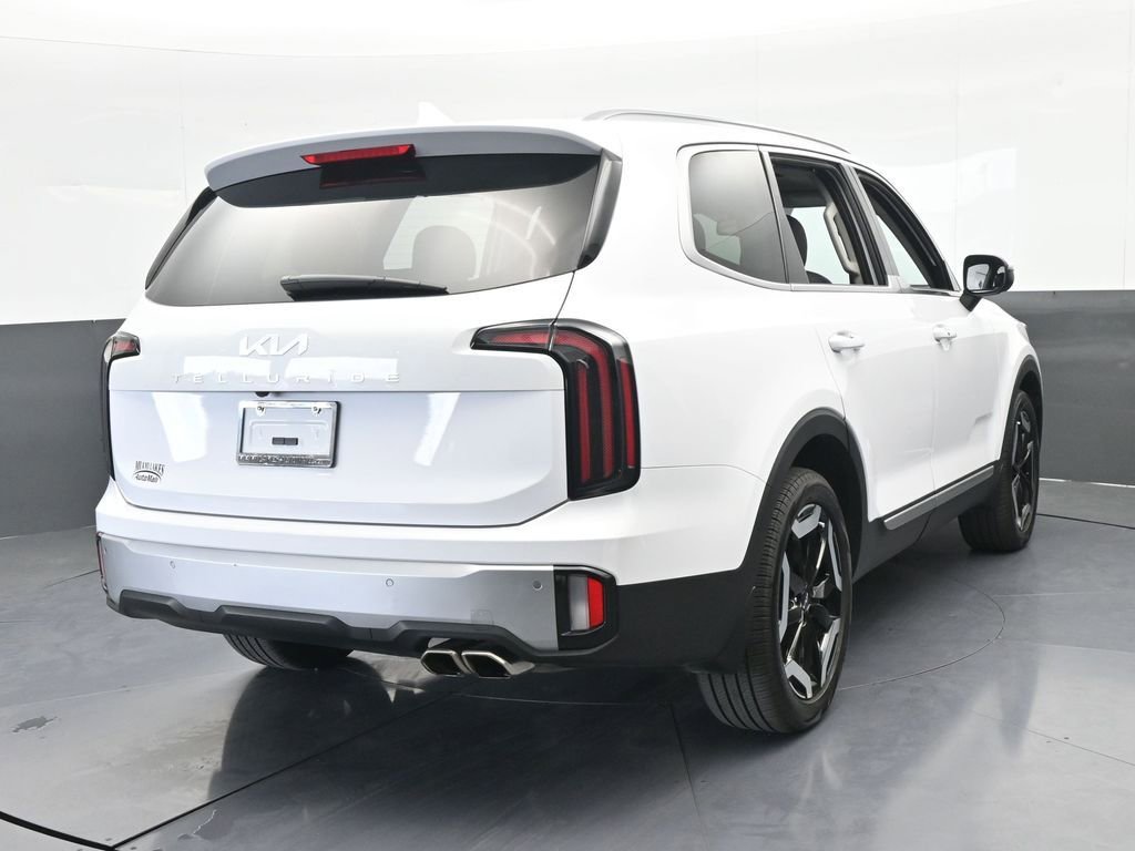 Used 2023 Kia Telluride EX image 5