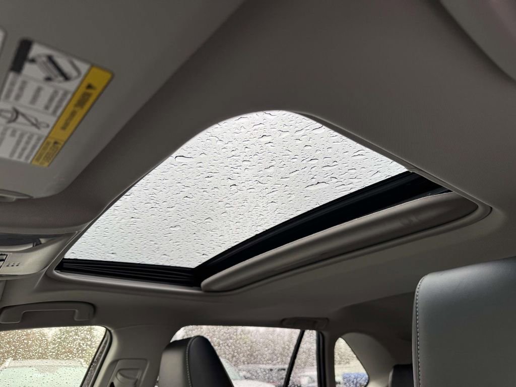 Used 2020 Toyota RAV4 XLE Premium image 21