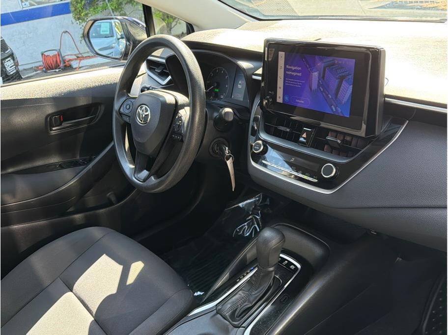 Used 2023 Toyota Corolla LE FWD image 8