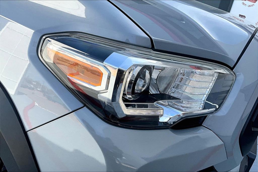 Used 2021 Toyota Tacoma TRD Off-Road w/ Technology Package image 29