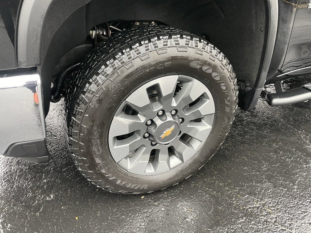 Used 2025 Chevrolet Silverado 2500 LT w/ All Star Edition image 3