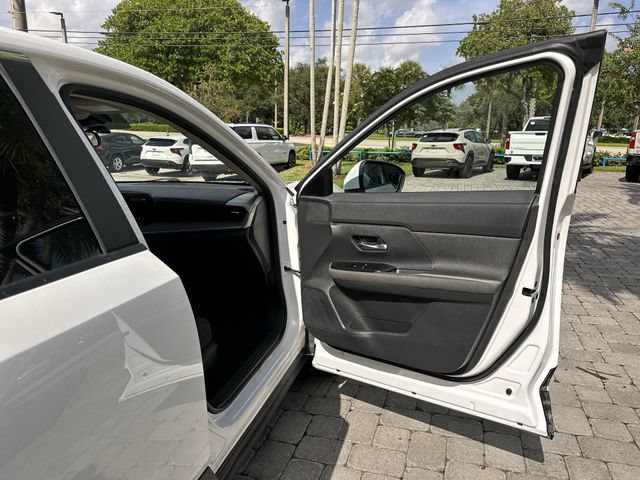 Used 2025 Nissan Kicks SV FWD image 23