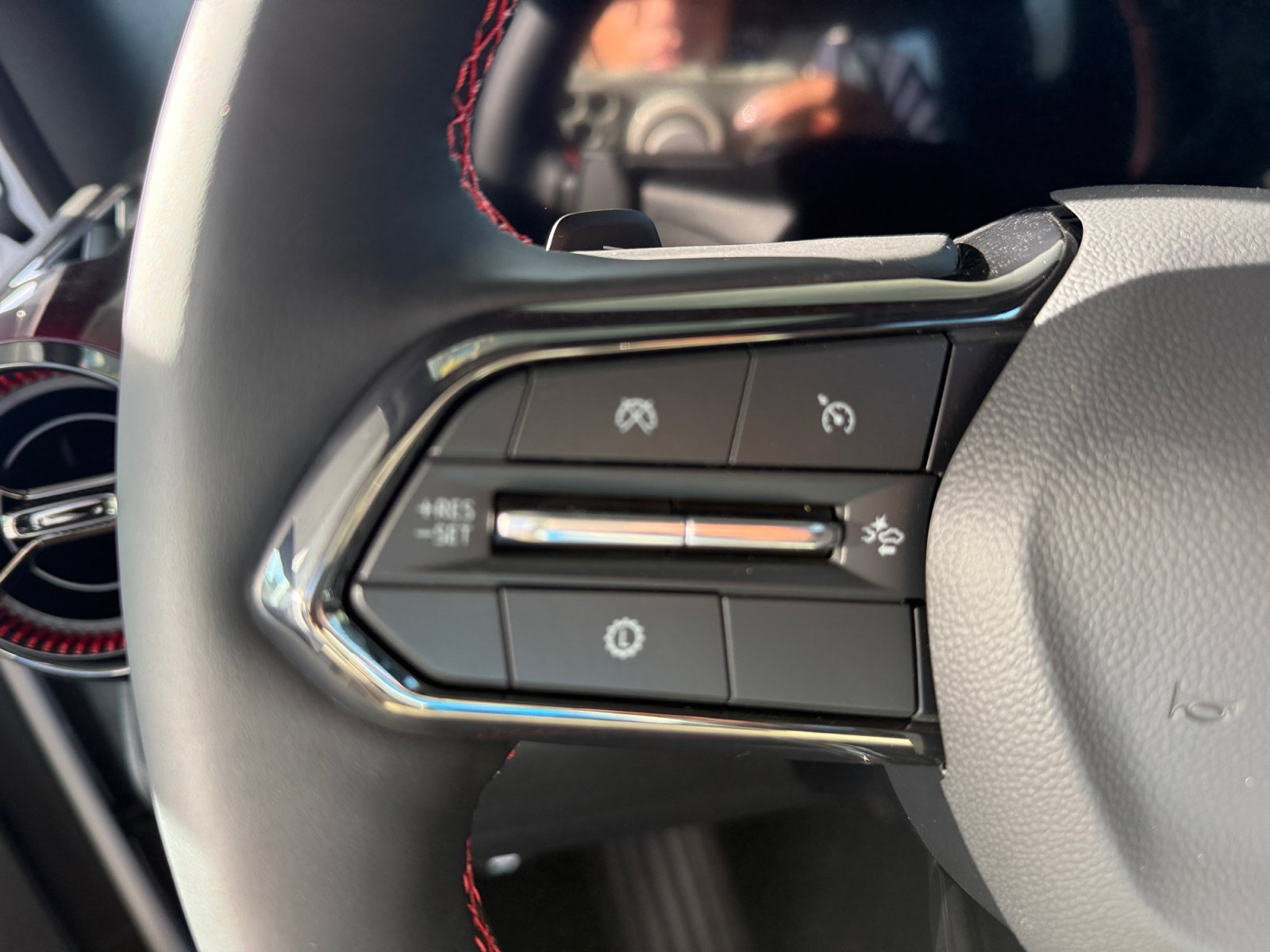New 2027 Chevrolet Equinox RS w/ Convenience Package III AWD/4WD image 15