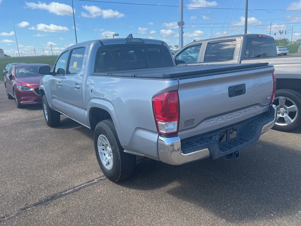 Used 2016 Toyota Tacoma SR5 w/ Towing Package image 5