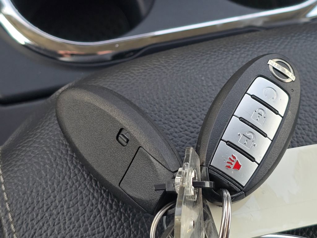 Used 2024 Nissan Titan SV w/ SV Convenience Package image 22