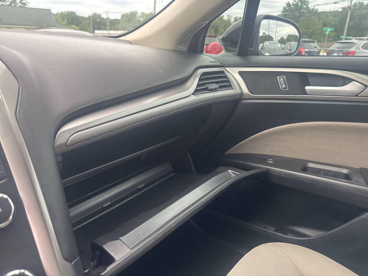 Used 2019 Ford Fusion S FWD image 16