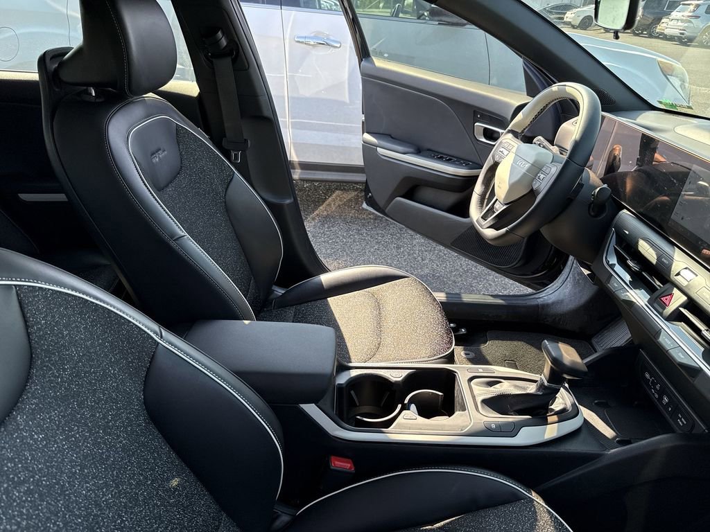 Used 2025 Kia K4 GT-Line image 13