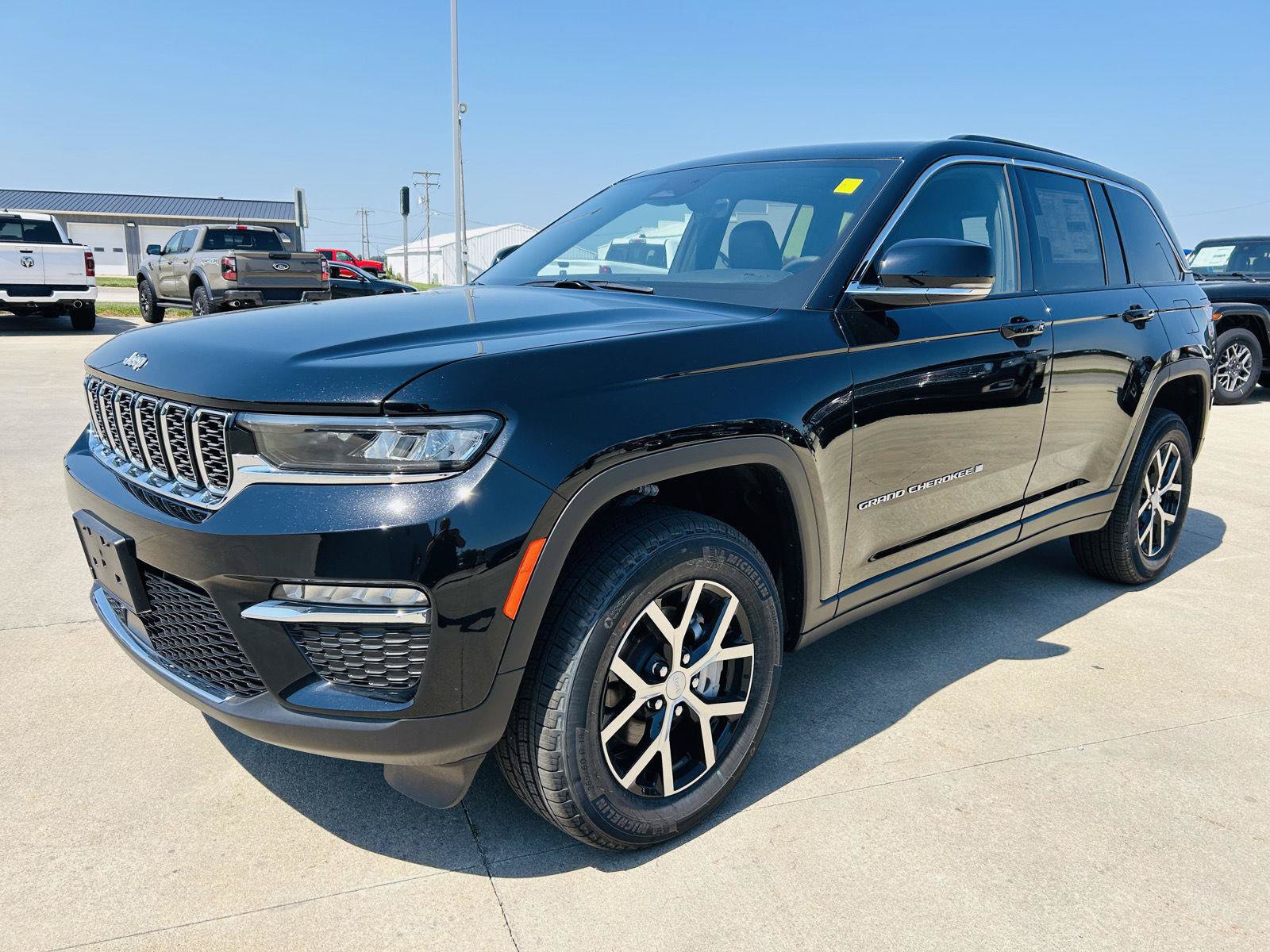 New 2025 Jeep Grand Cherokee Limited AWD/4WD image 36