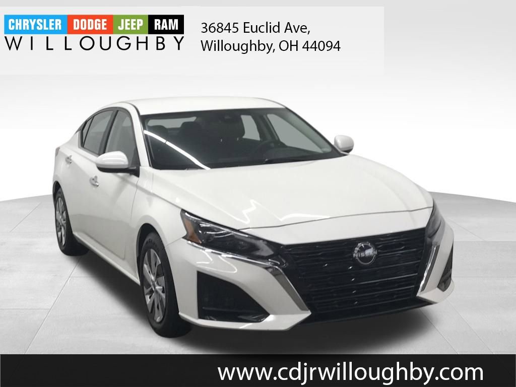 Used 2023 Nissan Altima 2.5 S image 3