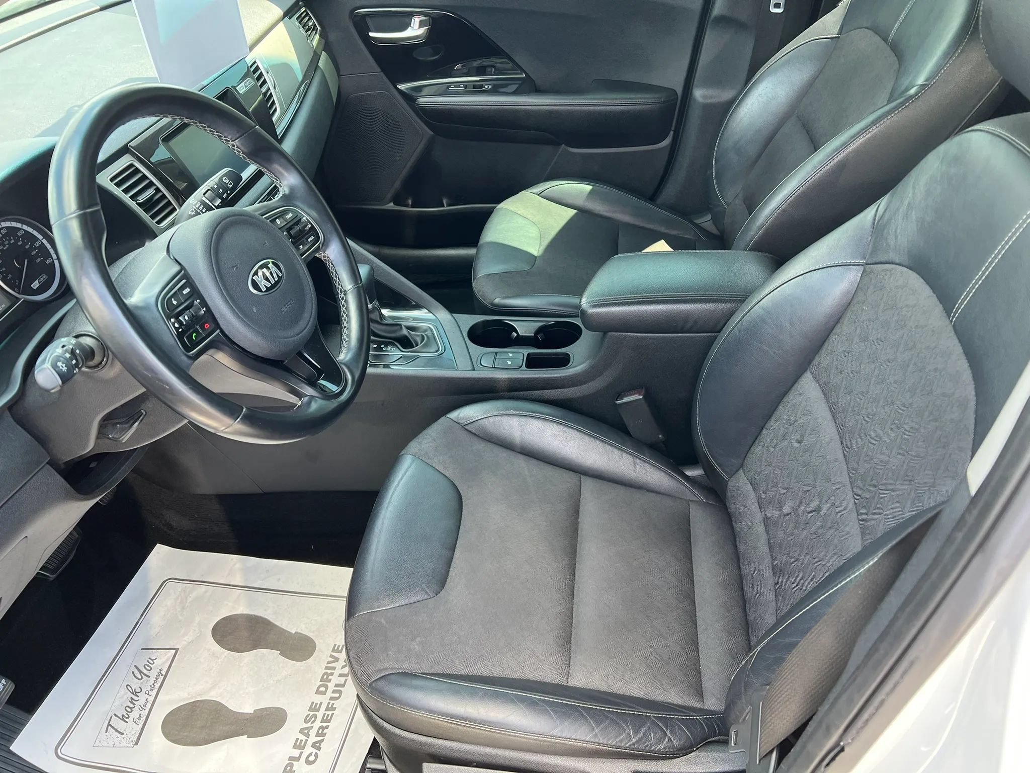 Used 2019 Kia Niro EX FWD image 4