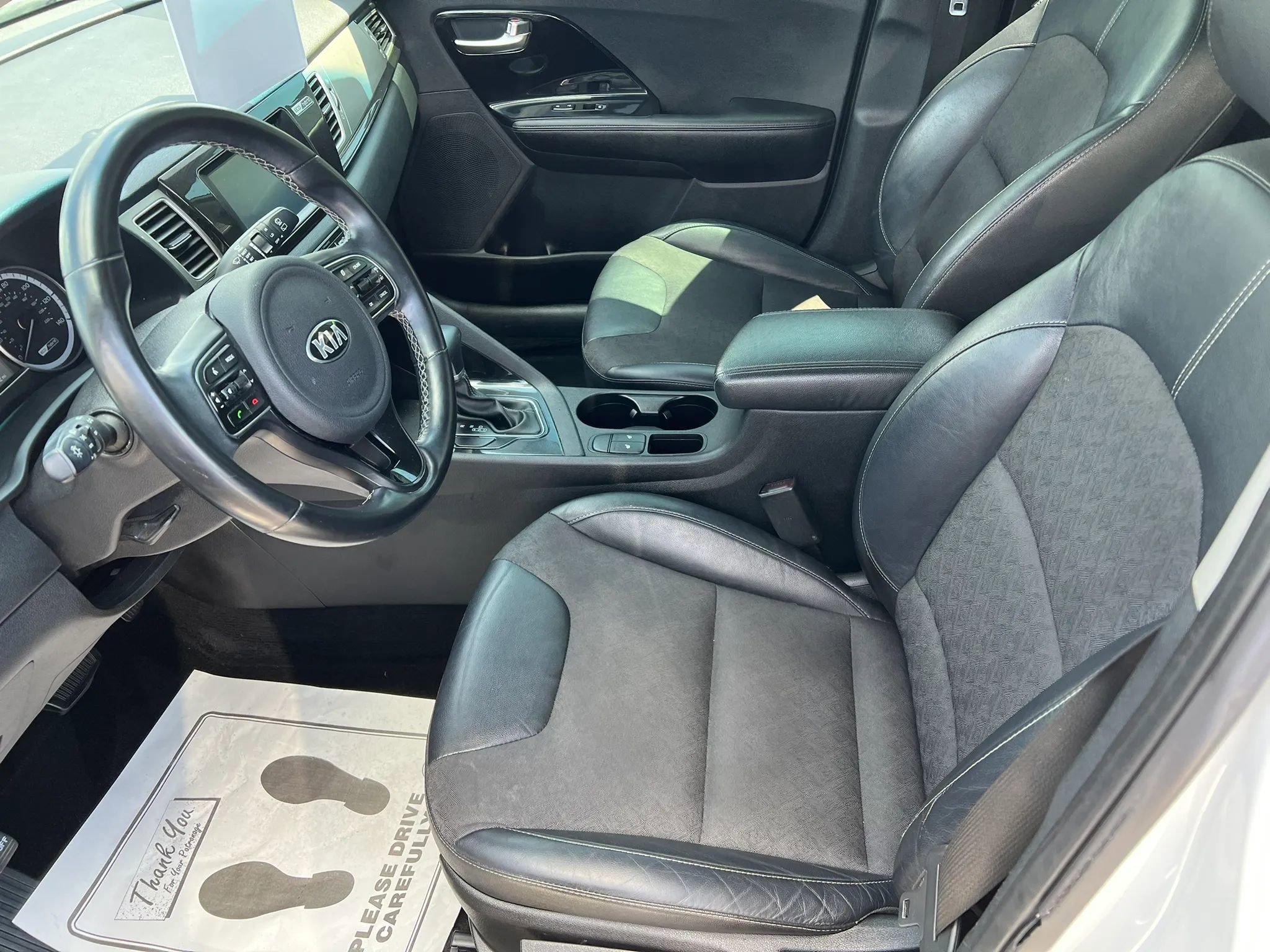 Used 2019 Kia Niro EX FWD image 4