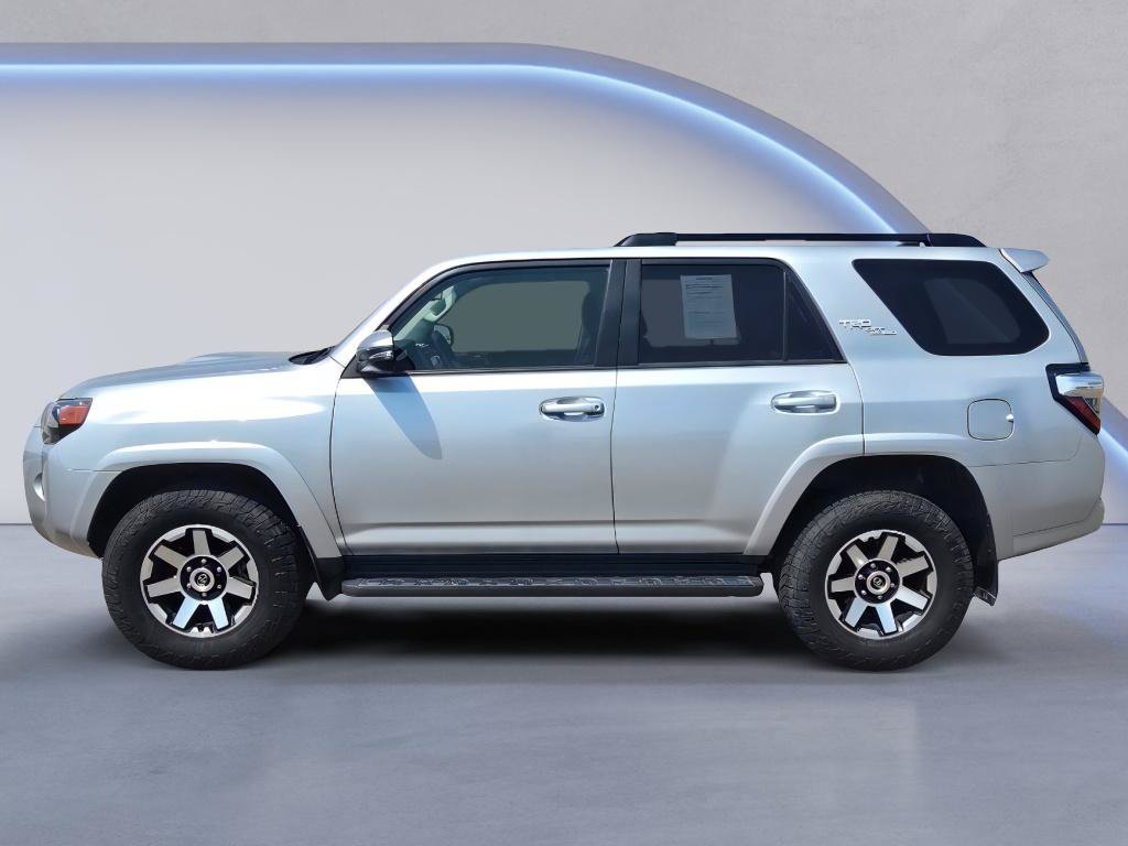 Used 2023 Toyota 4Runner TRD Off-Road Premium AWD/4WD image 2